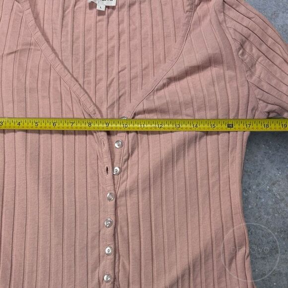 Superdown Women's Light Pink Long Sleeve Button-Up Top Size L V-Neck Casual - Picture 6 of 7